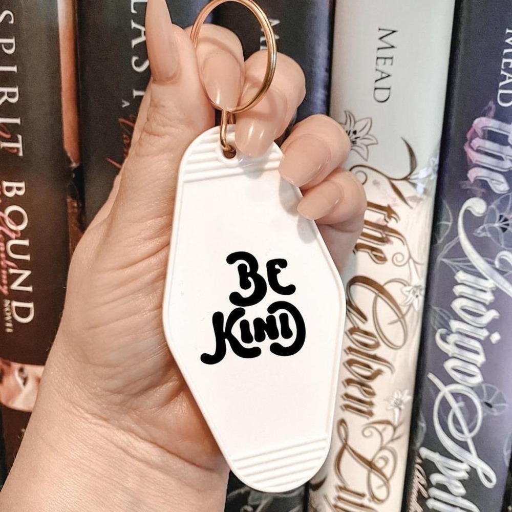 Be Kind White Motel Keychain NEW - Picture 1 of 1